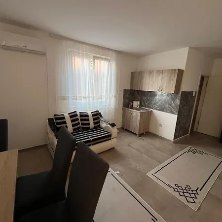Melvina Lux Apartment Pancevo